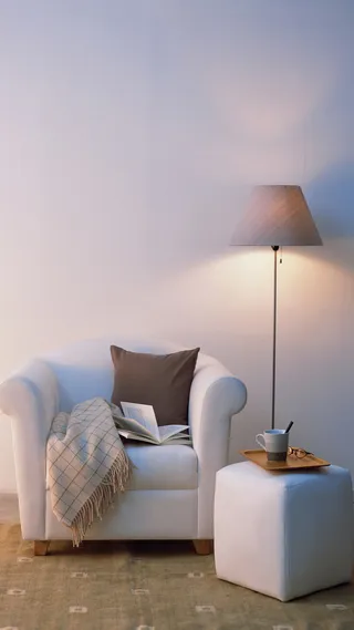 简约沙发台灯H5背景素材高清