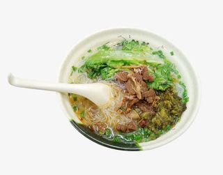 美味酸菜牛杂粉丝汤免抠