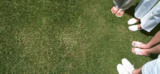 绿草地草坪人脚背景高清