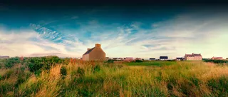 蓝天白云化妆品草地免抠