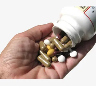 患者按时吃药免抠