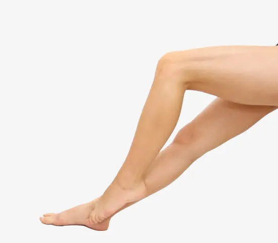 女性侧面坐姿腿部特写裸足免抠