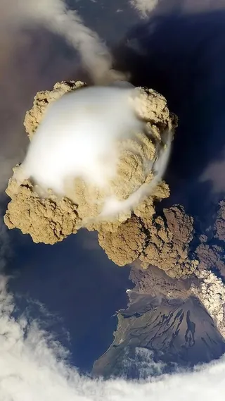 蓝色简约月球表面手机端H5背景高清