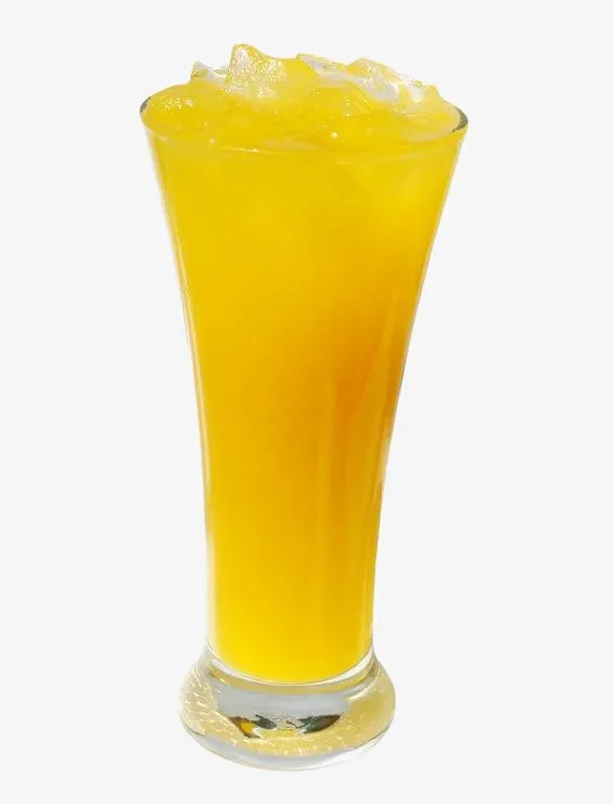 一杯黄色的自制芒果汁免抠
