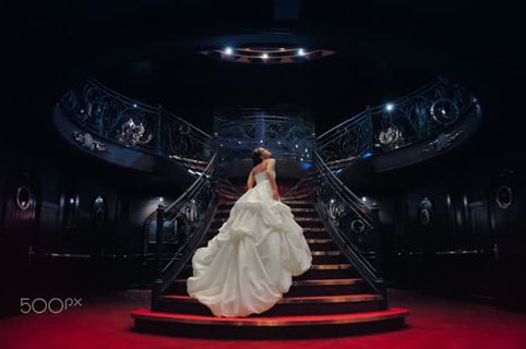 白色拖尾长裙唯美免抠