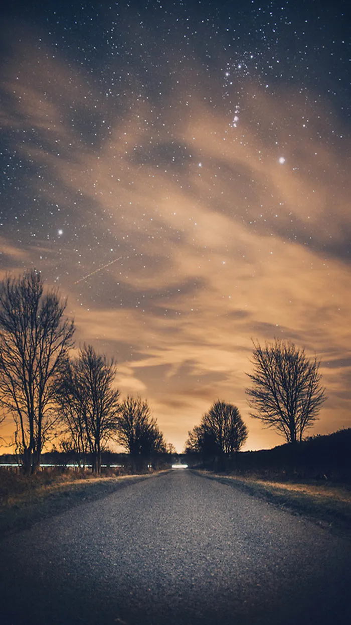 夜幕降临孤寂的道路H5背景素材高清