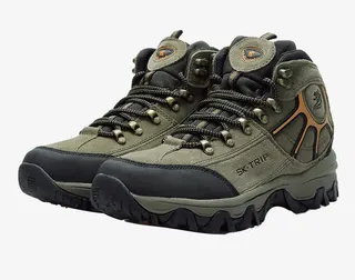 男士登山鞋免抠