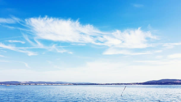 蓝色海面海岸海报背景