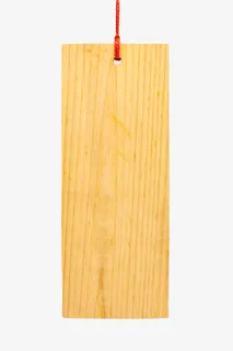 卡其色纹理穿孔红绳挂着的木板实免抠