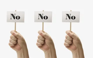 手举NO牌子免抠