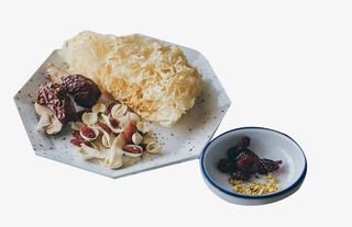 家常银耳甜羹食材免抠