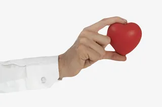 西装手捏着爱心手臂示意图素材免抠