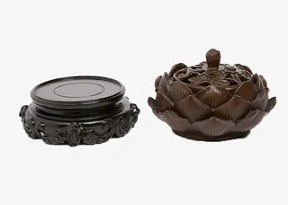 莲花形状的香炉和底座免抠