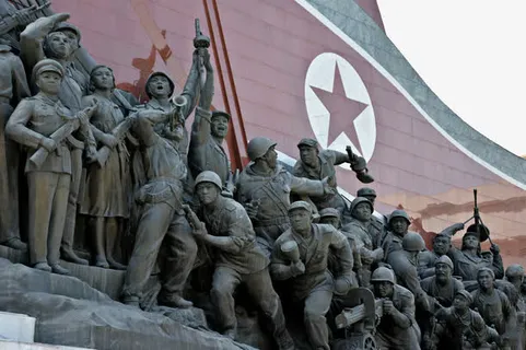 平壤万寿台雕塑免抠