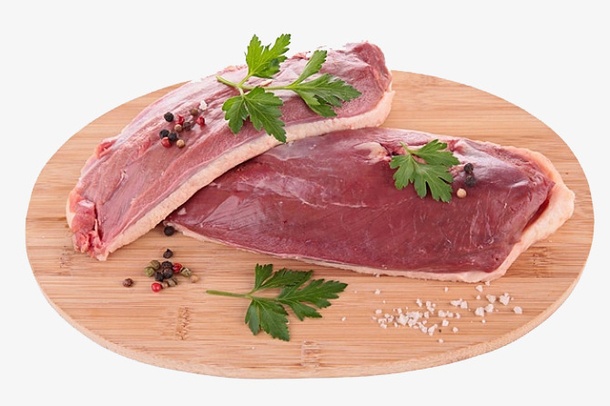 新鲜腌制的鸭胸肉免抠