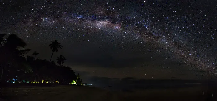 海边夜晚星空背景图高清