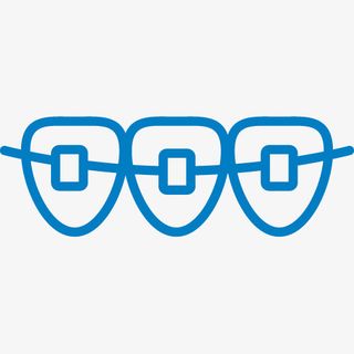 卡通三颗蓝色的牙齿矫正插画免抠免抠