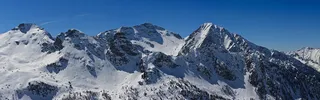 高山雪山海报背景高清