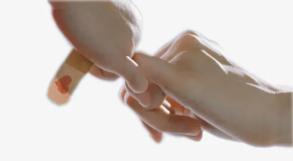 情人节手牵手免抠