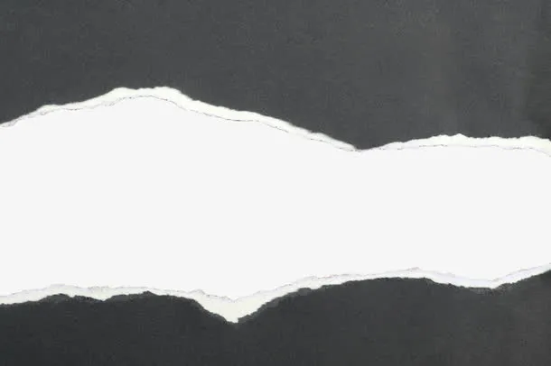 黑色撕裂纸张免抠