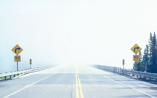 笔直的高速公路海报背景