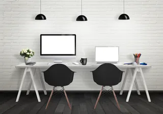 简约装修办公桌上的电脑办公桌场景背景素材高清