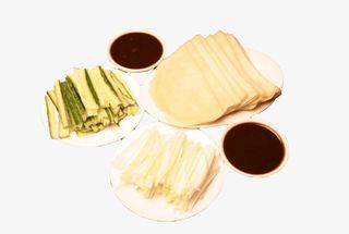 老北京烤鸭果柴烤鸭精美摆盘春卷免抠