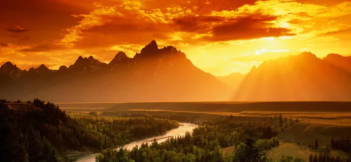 夕阳高山背景海报高清