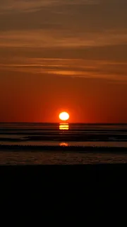 简约天空日出风景H5背景高清