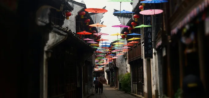 古典小镇纸伞背景高清