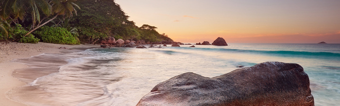 海边岩石高清