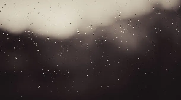 下雨天窗前玻璃大图背景设计素材图片下载桌面壁纸