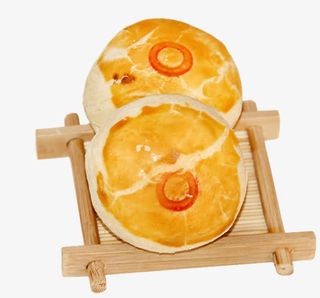 木盒上的两个蛋黄酥免抠