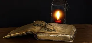 书籍古旧昏暗电商海报背景高清