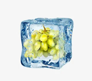 创意冰块中的青提葡萄免抠