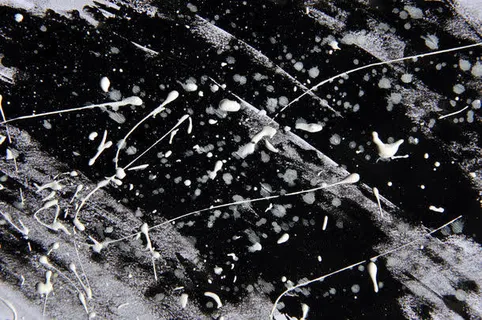 黑色白色颜料背景