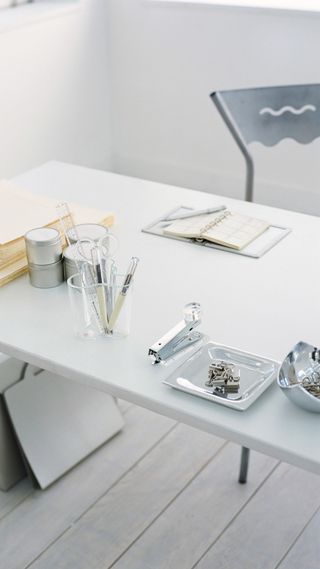 简约办公桌H5背景素材高清