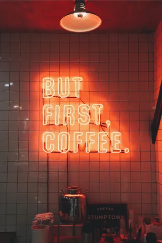 英文字体灯光橘红色免抠