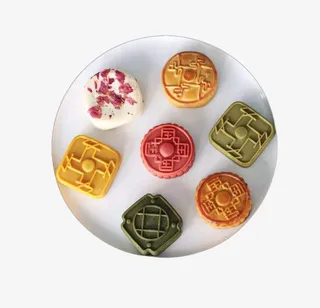 一盘美味流心月饼免抠