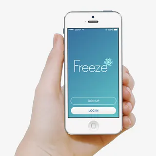 手拿苹果手机商业数码元素免抠