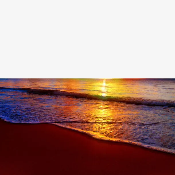 夕阳下金色的沙滩美丽的大海免抠