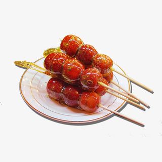 免抠白色盘子里的冰糖葫芦免抠