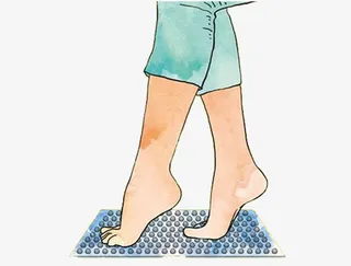 脚踩指压板手绘效果图免抠