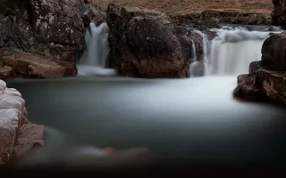 卡通漫画瀑布插画免抠