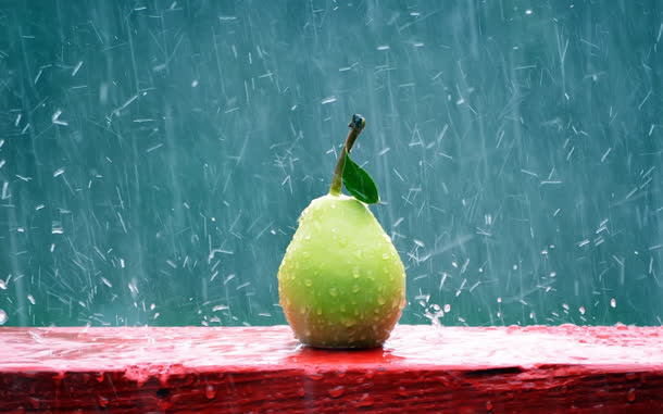 被雨水淋的鸭梨绿叶免抠