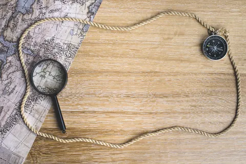 简约灰色木制地板地图文艺展示背景素材高清