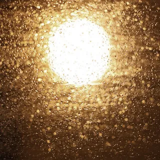 日光下的雨水免抠