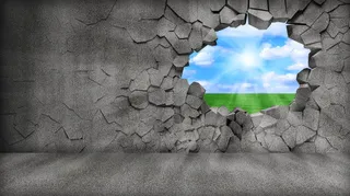 墙壁上的破洞免抠