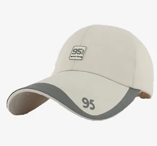 白色鸭舌帽免抠