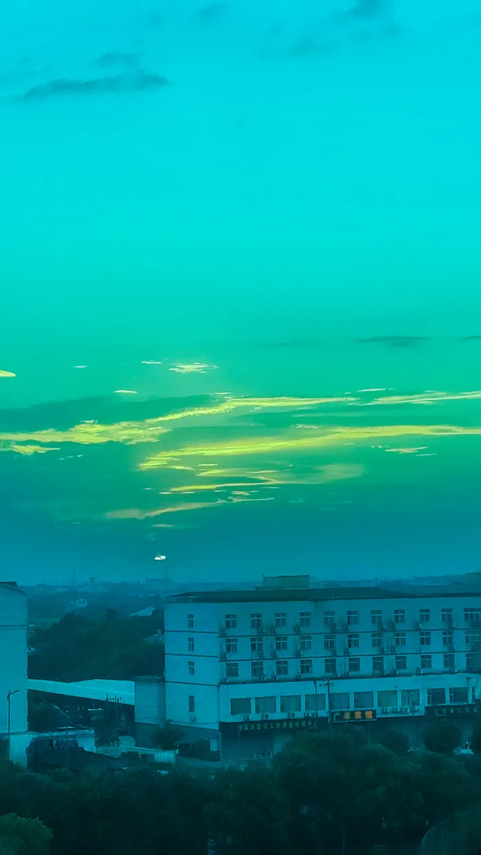 校园操场夕阳调色，青绿色高清